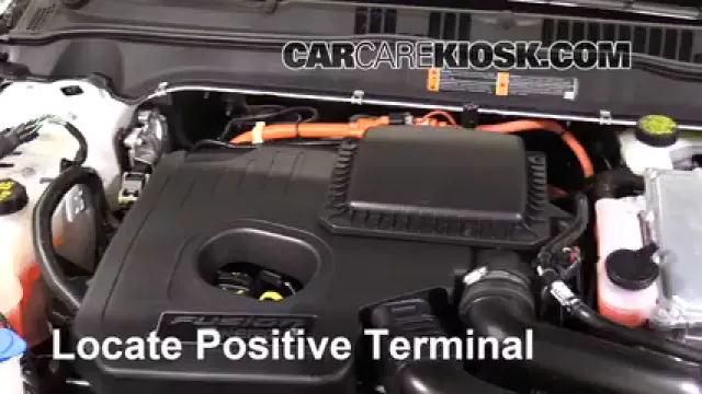 2017 Ford Fusion Energi Titanium 2.0L 4 Cyl. Batterie Début de saut